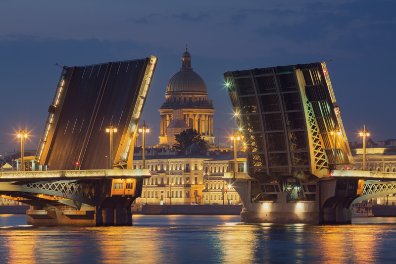 Такой огромный холдинг как «Мостотрест», который находится в Санкт-Петербурге, за год успевает провести работы на 30-40 мостах из 417 «наблюдаемых» ими переправ города.